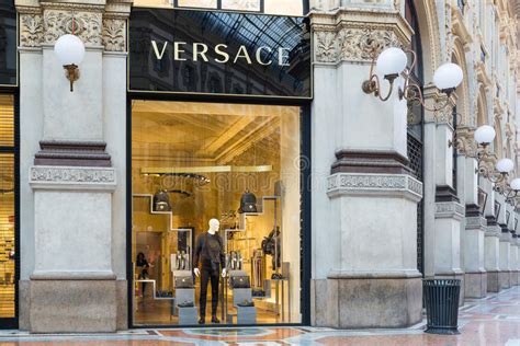 negozio versace piazza duomo milano